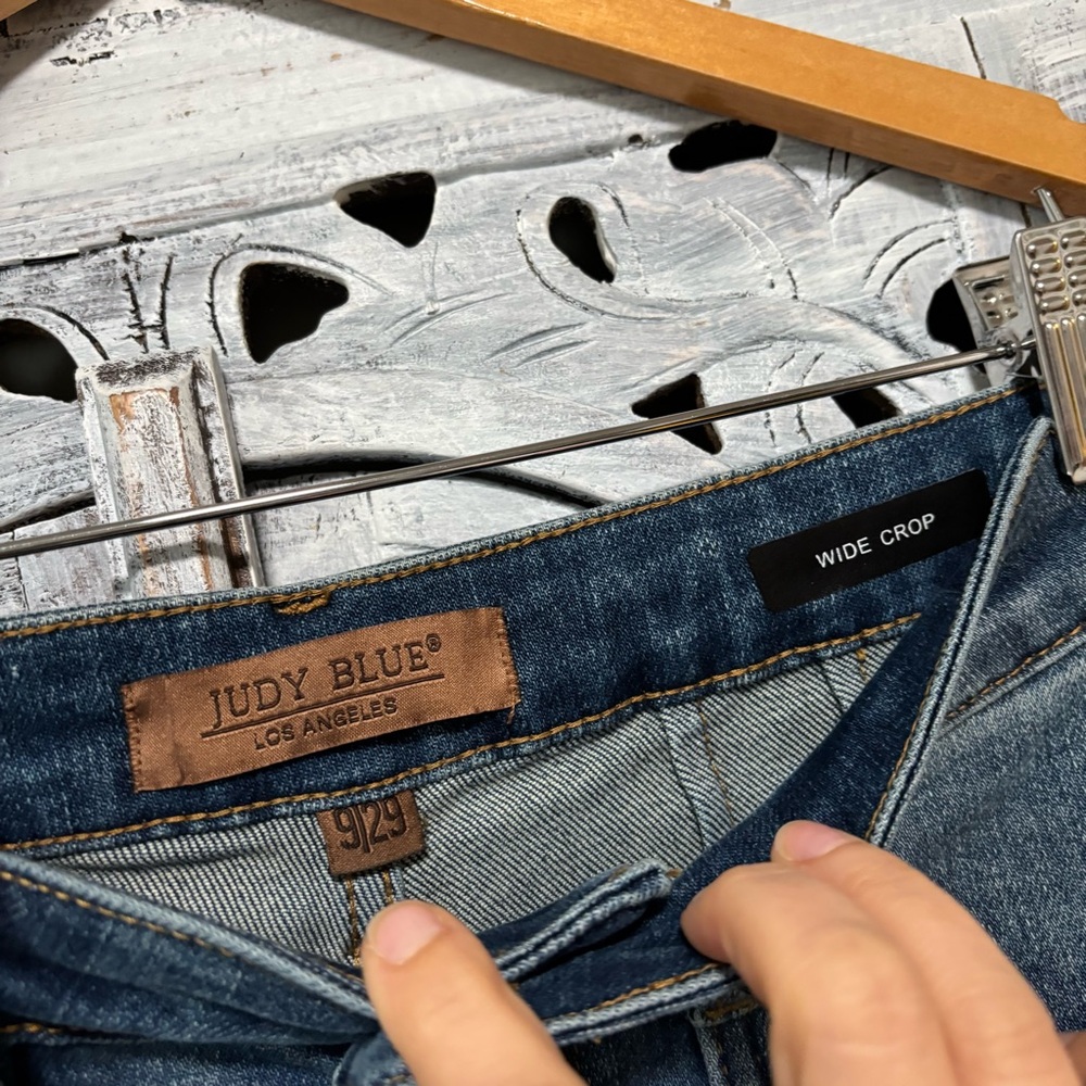 Judy Blue Medium Wash Straight Leg Jeans - Picture 13 of 15
